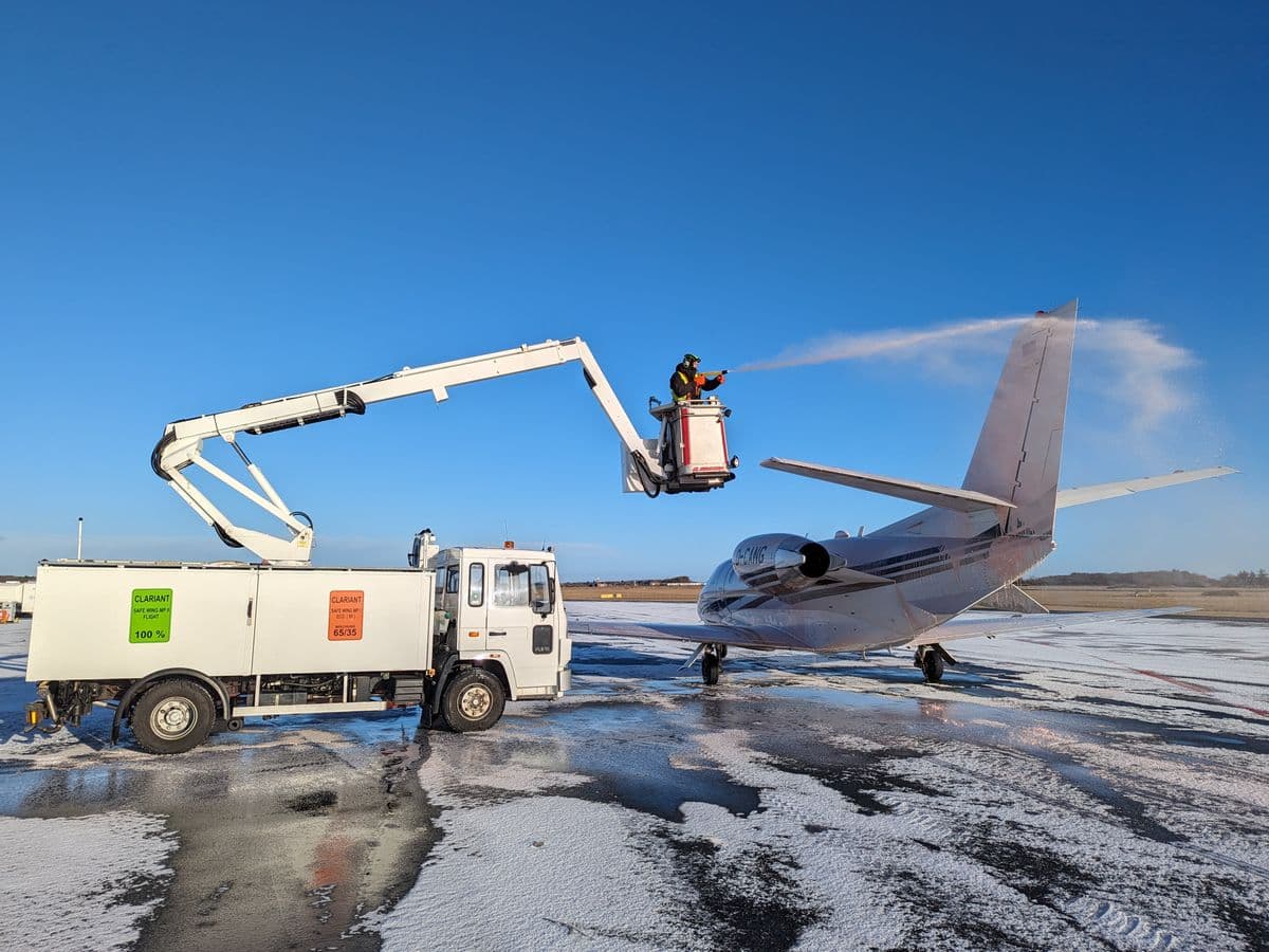 De-Icing Vehicle